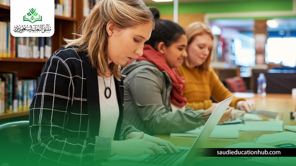 جامعات للدراسة عن بعد باللغة العربية
